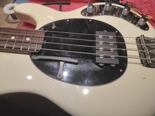Musicman stingray thunb rest