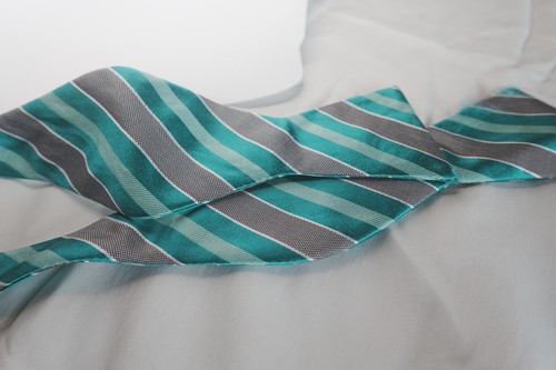 Croft & Barrow Bow Tie Men’s Turquoise Gray Stripe Adjustable Pre-Tied - Picture 3 of 5
