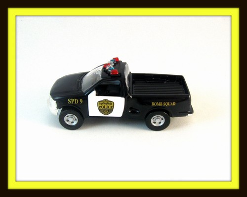 1998 FORD F-150 BOMB SQUAD POLICE CAR,MAISTO 1/46 DIECAST CAR COLLECTOR'S MODEL - Picture 9 of 12