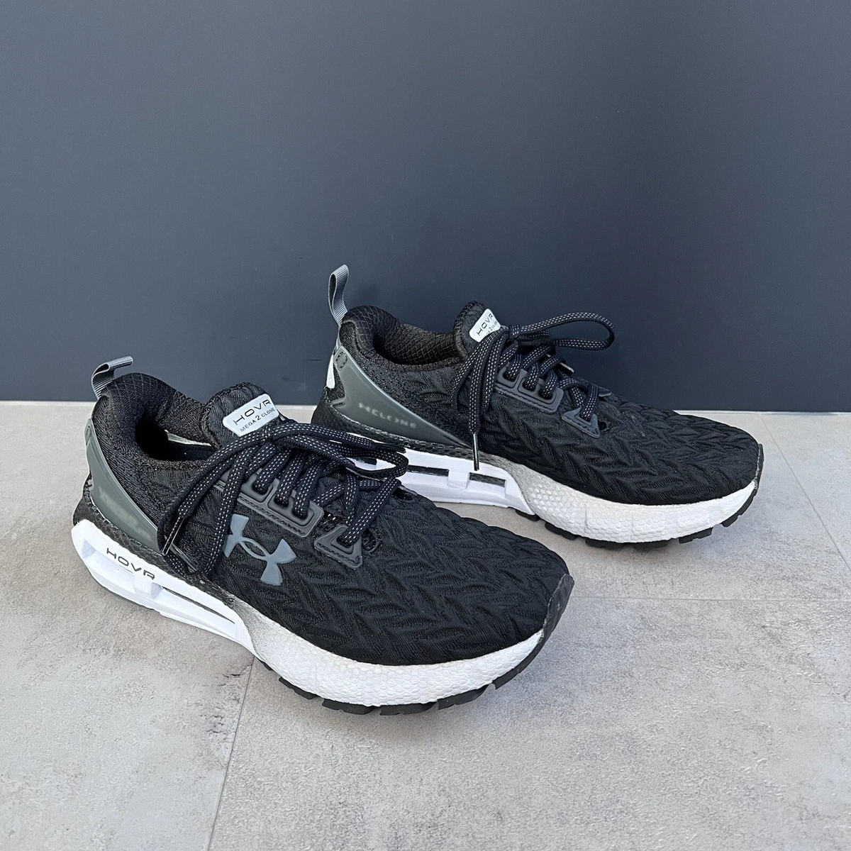 Under armour top womens black trainers