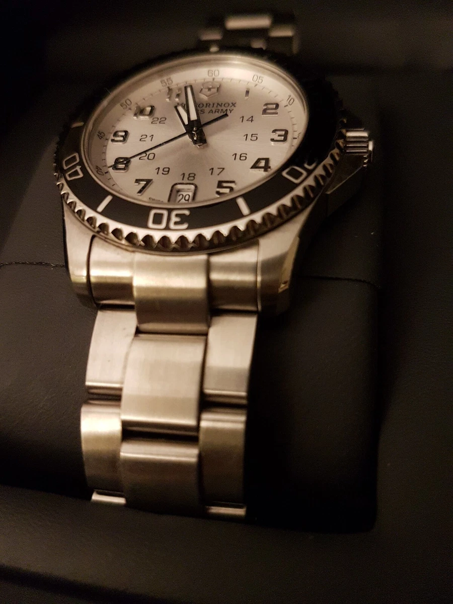 Victorinox Swiss Army Ladies Maverick 241482 Silver Dial 34mm