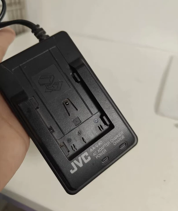 Jvc AA-V40ED Stand Ladegerät Adapter 7.2V1.2A CHARGE Charging 6.3V 1.8A VTR VCR - Bild 3 von 4