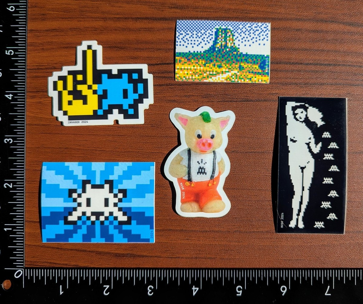 SPACE INVADER - INVADER SPACE STATION STICKER LOT OF 5 STICKERS 