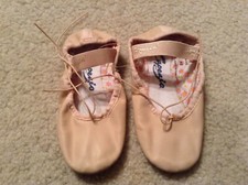EUC Youth/Childrens Capezio Pink Leather Ballet Slippers Sz 10.5N