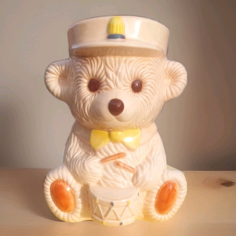 American Pottery Co. Drummer Boy Bear Vintage Cookie Jar Made In USA RARE