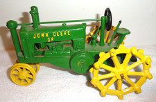 VINTAGE JOHN DEERE OP CAST IRON FARM TRACTOR  abt 8 x 5 x 5 inches