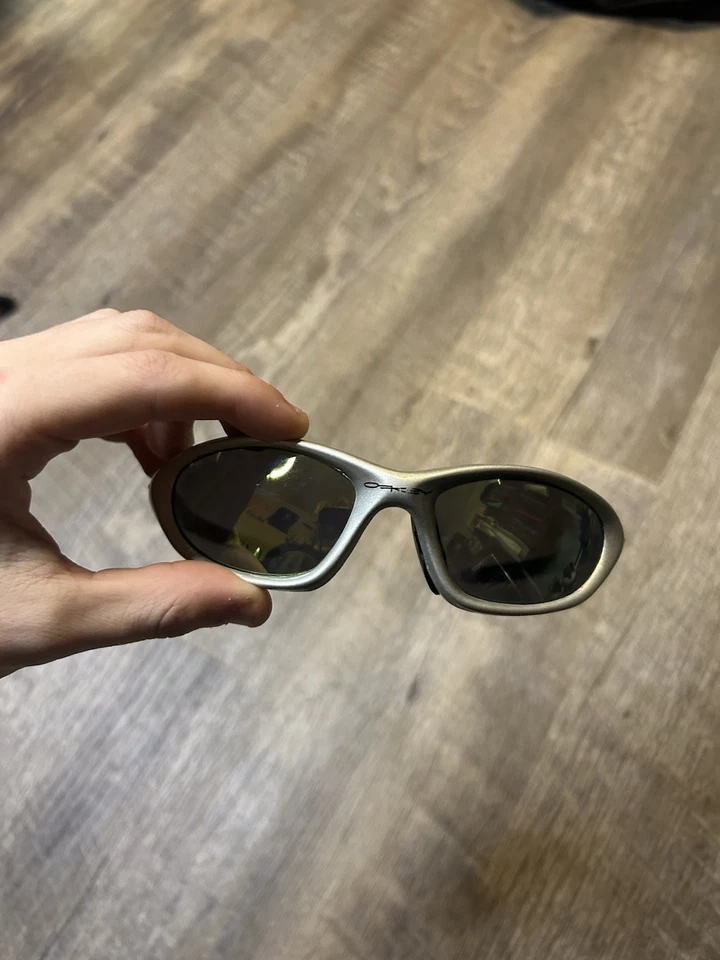 Gafas de sol Oakley Twenty XX grises y negras vintage años 2000 LEER DESCRIPCIÓN Foto 2 de 4