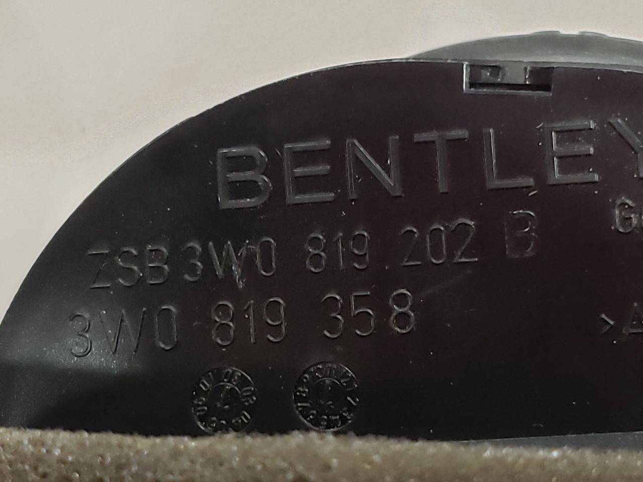 Bentley Continental Flying Spur 2006 Front Heaters Set P/N 3W0819357