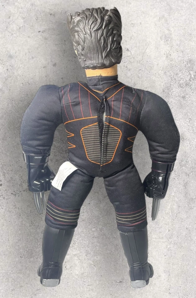 X-MEN 2000 MARVEL TOY BIZ TALKING WOLVERINE ACTION FIGURE 20" DOLL  - Image 3 of 4