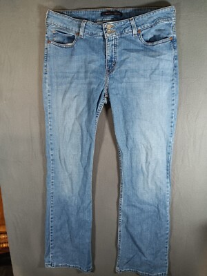 Levis 526 Jeans Womens Slender Boot Cut Size 12 Stretch Mid-Rise Light Wash
