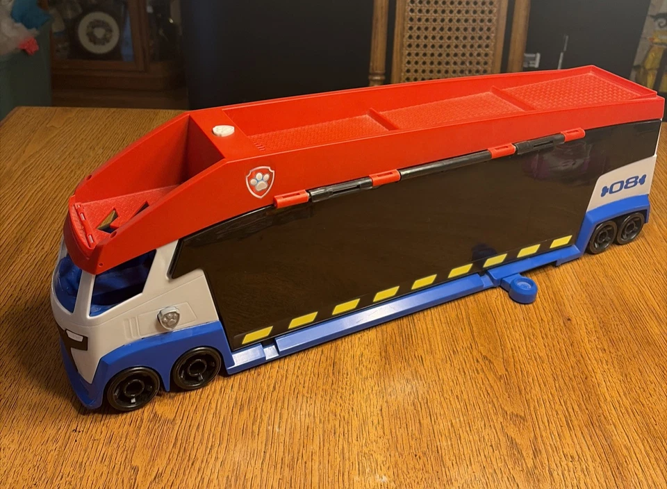PAW Patrol PAW Patroller Team Transport Truck – Includes Vehicles & Figures - Image 4 of 4