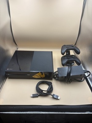 Xbox One Console Model 1540 Black Bundle 2 Controllers Dual Charging Dock Tested