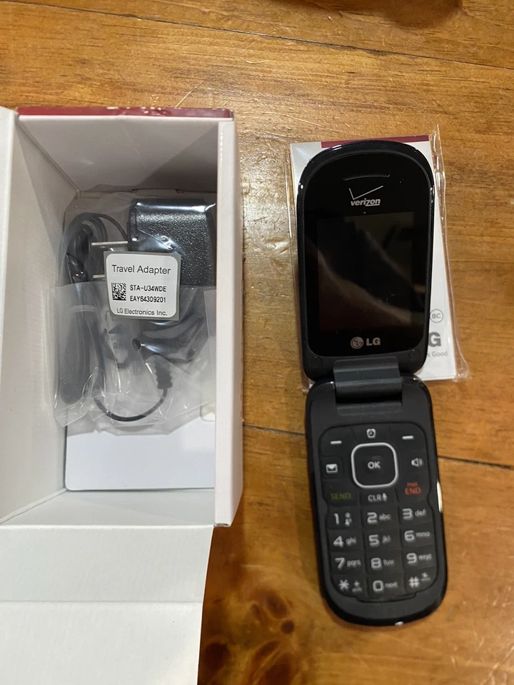 LG Envoy 3 III UN 170 UN170 - Black (US Cellular ) Flip Cell Phone - Image 3 of 3