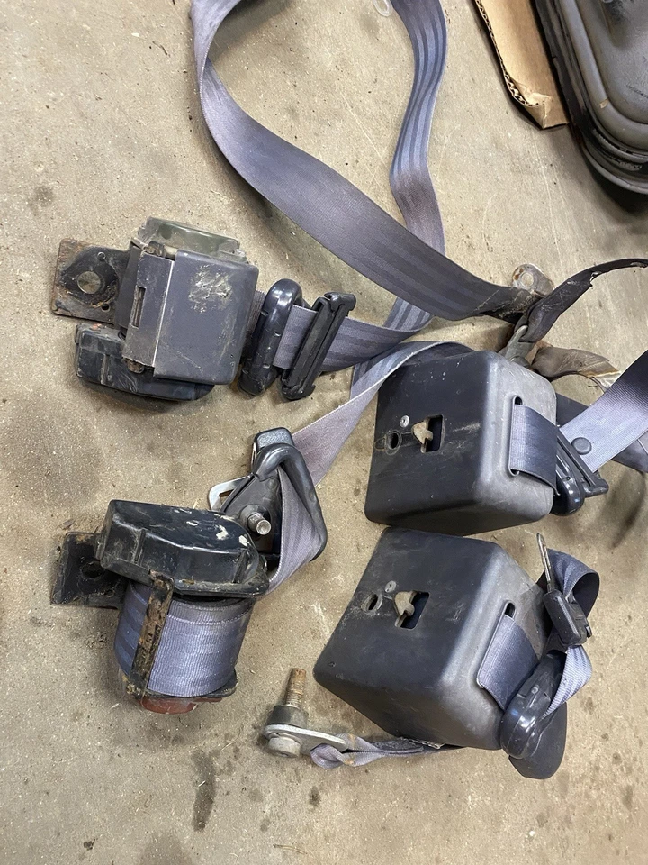 Ремни безопасности Jeep wrangler TJ 97-02 полный рабочий комплект с болтами - Изображение 2 из 3