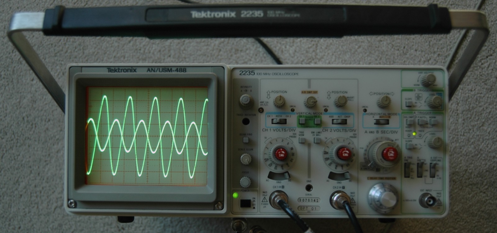 Tektronix 2235 AN/USM488 100MHz Two Channel Oscilloscope, Two Probes, Power Cord