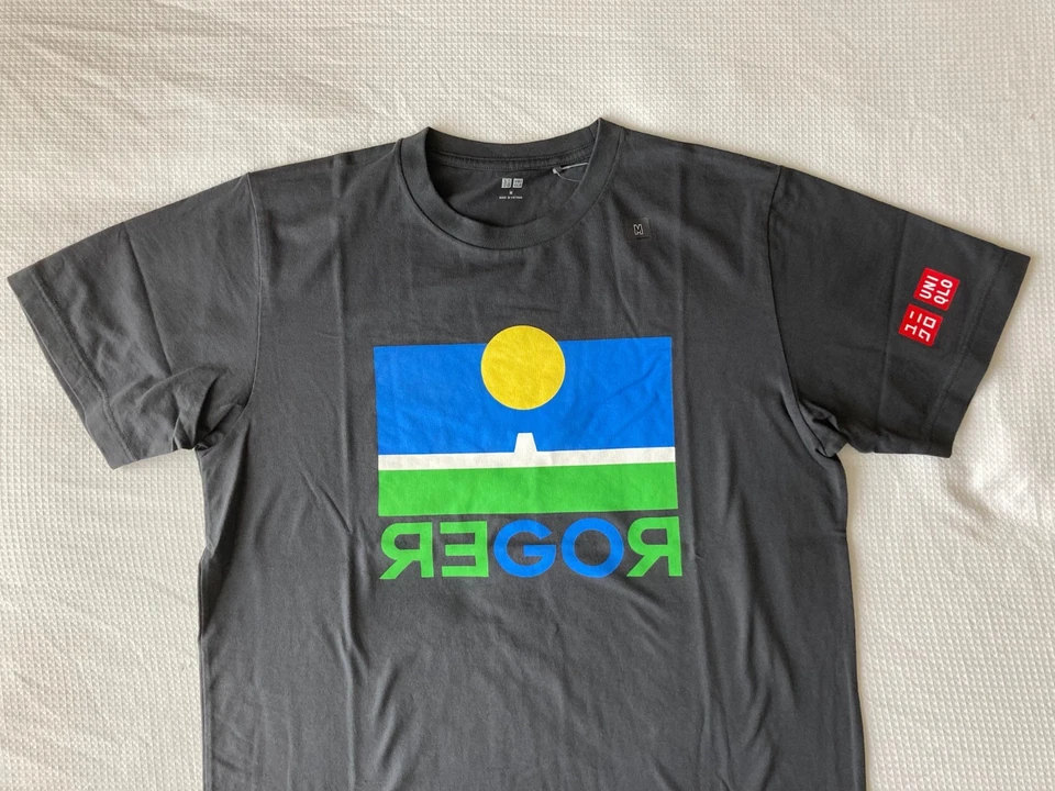 优衣库罗杰·费德勒美国公开赛 2021 GO ROGER 网球衬衫 M 灰色 E446237-008 全新 — 第 2/4 张图片