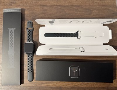 Apple Watch Series 6 Nike 44mm Space Grau Aluminiumgehäuse mit Anthrazit/Schwarz