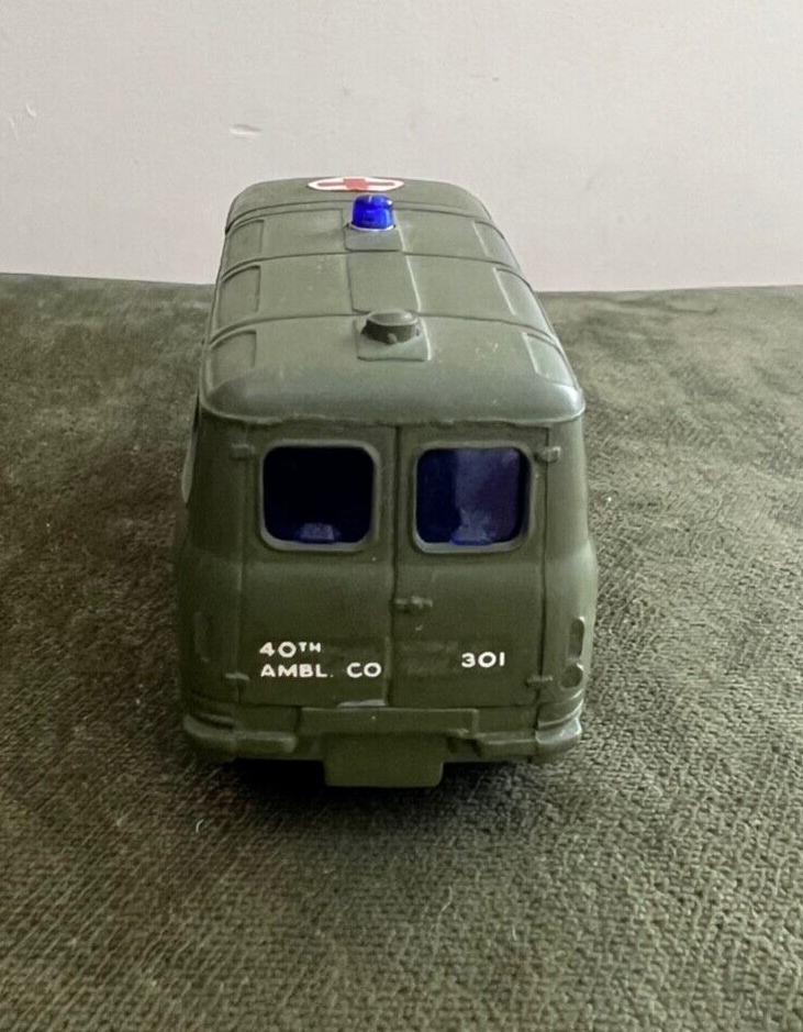 Corgi toys - A commer Ambulance 463 and a Citroen safari (Corgi ski club) 475 both boxed Location: C