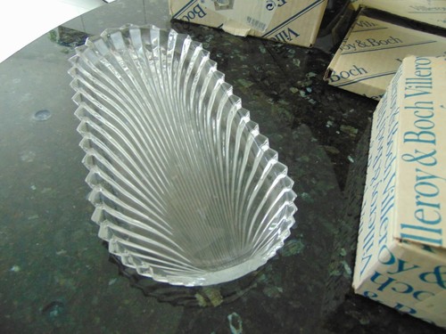 PLATO SÁNDWICH DE CRISTAL VILLEROY & BOCH, ALEMANIA. 14"" x 6 1/2""." ¡ARTÍCULO IMPRESIONANTE! - Imagen 3 de 3
