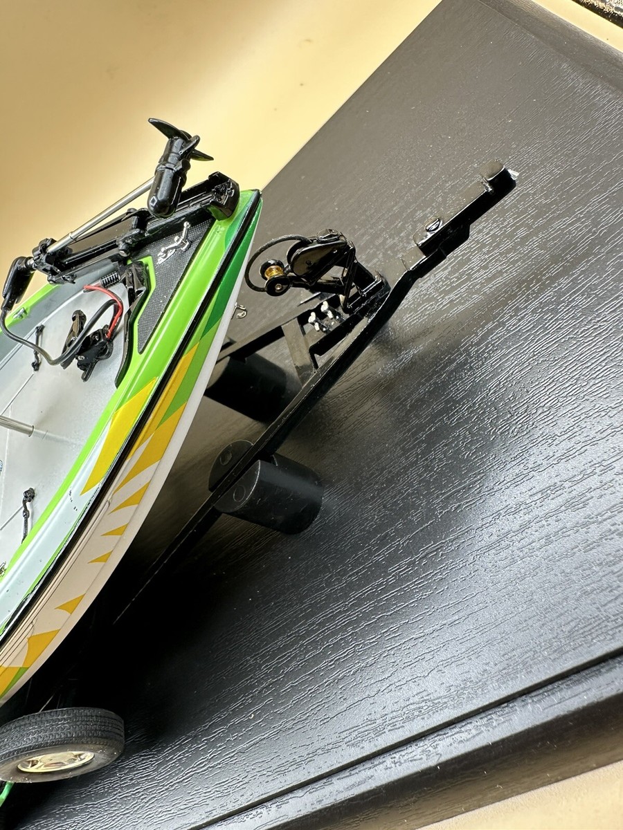 RANGER BP FLW BASS BOAT DIECAST 1/24 SCALE New in Box w RANGER BP FLW BASS BOAT DIECAST 1/24 SCALE New in Box w