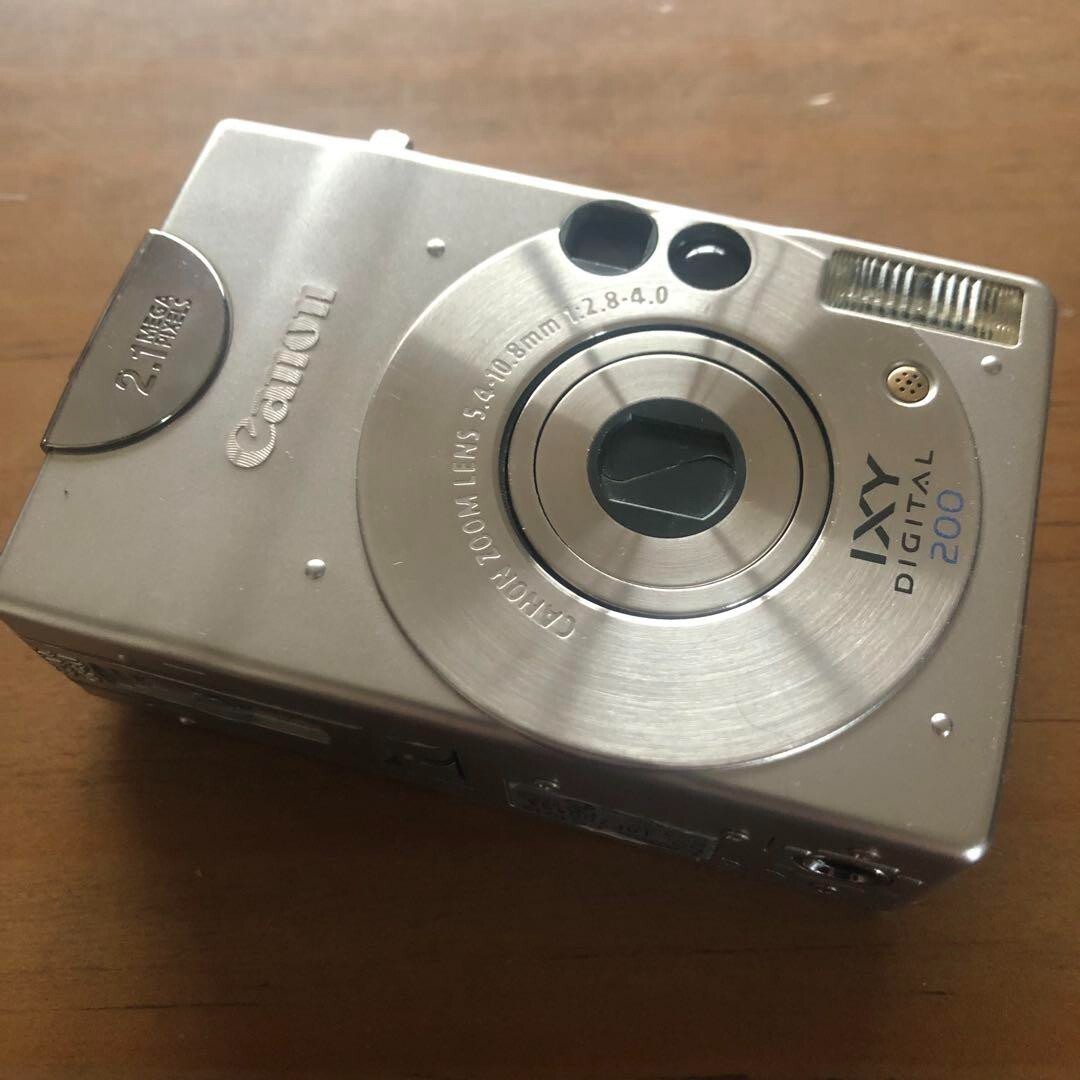 Canon Ixy 200 PC1012 Vintage Compact Digital Camera Silver