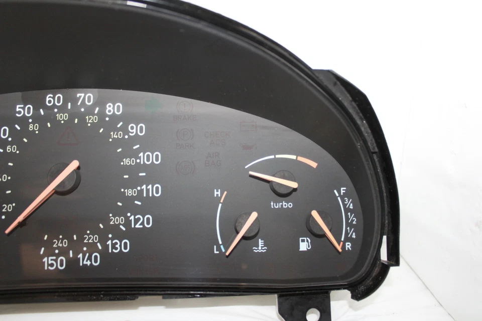 PAINEL DE INSTRUMENTOS VELOCÍMETRO 00 01 SAAB 9-3 9-5 PAINEL 137.929 milhas - Imagem 4 de 4