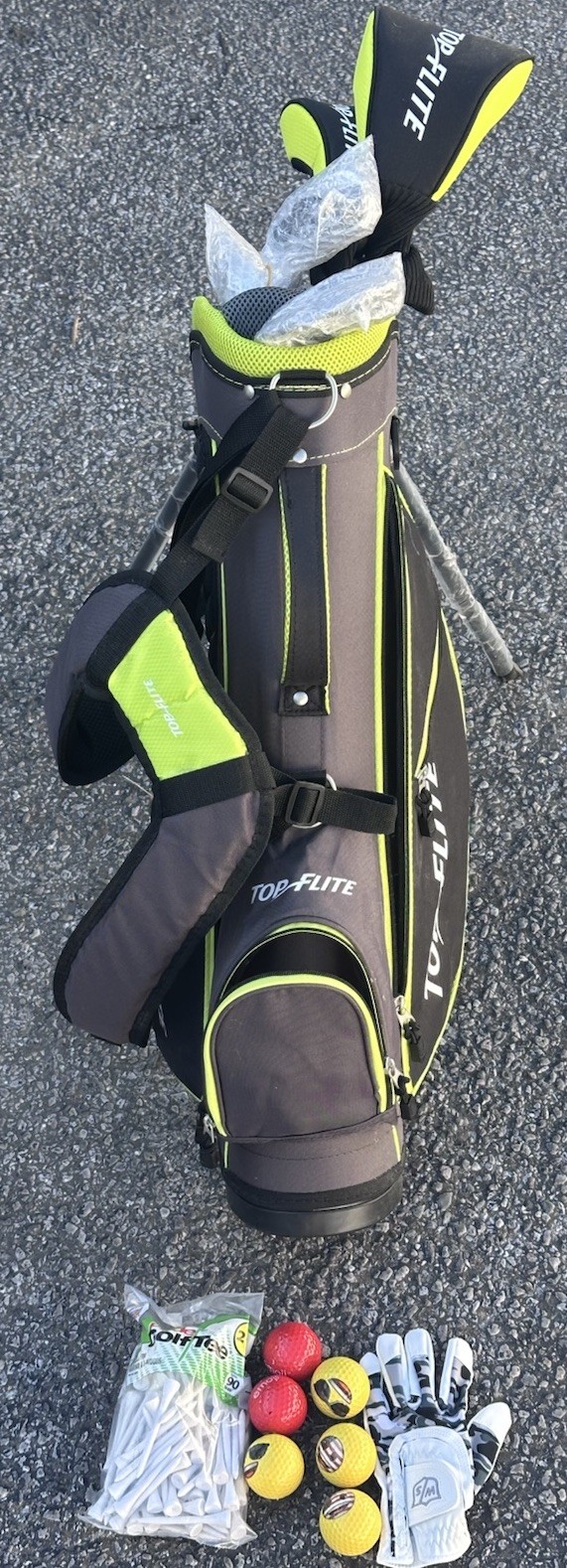 Club Set With 6 Golf Balls, Glove & Bag Of Tees New