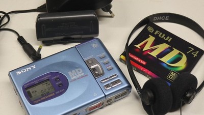 Sony Mini Disc Walkman MZ-R35 + EBP-MZR4 + Akku + Netzteil + Kopfhörer - TOP !
