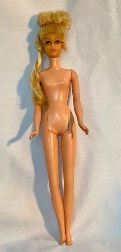 Vintage Barbie 1970 Growin Growing Pretty Hair Francie Doll - Mod Outfit