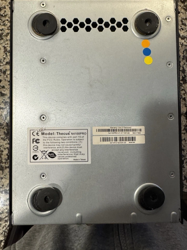 NAS Thecus N4100 Pro Sin Discos Duros Desbloqueado Sin Llave Probado y Funcionando Foto 3 de 4