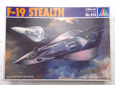 Italeri 819 1:48 F-19 Stealth vintage 1985 -039-