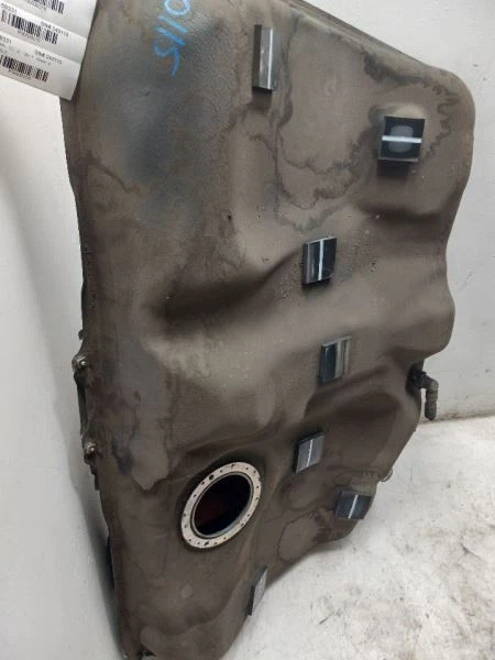 04-08 TOYOTA SOLARA SLE 3.3L FWD AT GAS FUEL TANK Foto 3 de 4