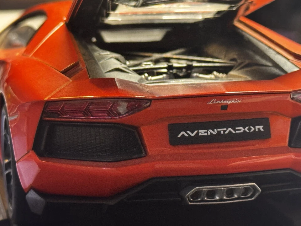 Lamborghini Aventador LP 700-4 1:18 Welly - Изображение 4 из 4