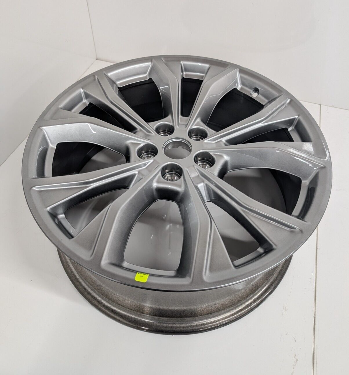 PO#4 Genuine OEM 2020-2024 Ford Explorer 20x8 Wheel Assembly LB5Z