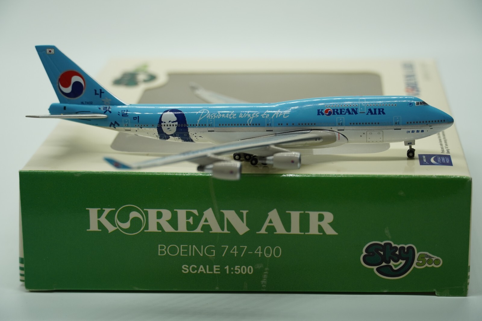 Sky500 Korean Air Boeing 747-400 Mona Lisa HL-7402