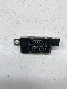 Audi A3 S3 8P 2006 Antennenverstärker Signalverstärker 8P4035225B DRA84018