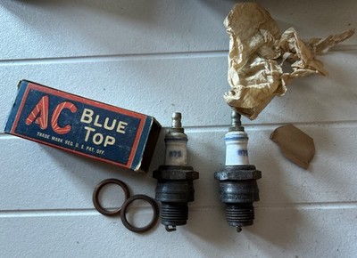 Lot Of Two AC 87S Blue Tops Spark Plugs One Box