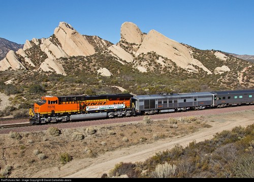 Custom HO Scale 3D Printed Part Locomotive Banner for Handrails - BNSF Christmas - 第 11/11 張圖片