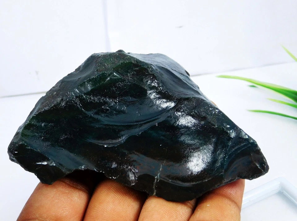 Dark Green Obsidian 700 Ct Natural Rough Loose gemstone - Image 3 of 4