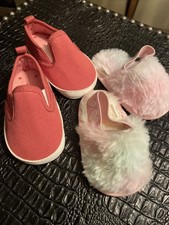 Child Of Mine By Carter s 0-3 Months Shoes And Slippers NWOT Nice