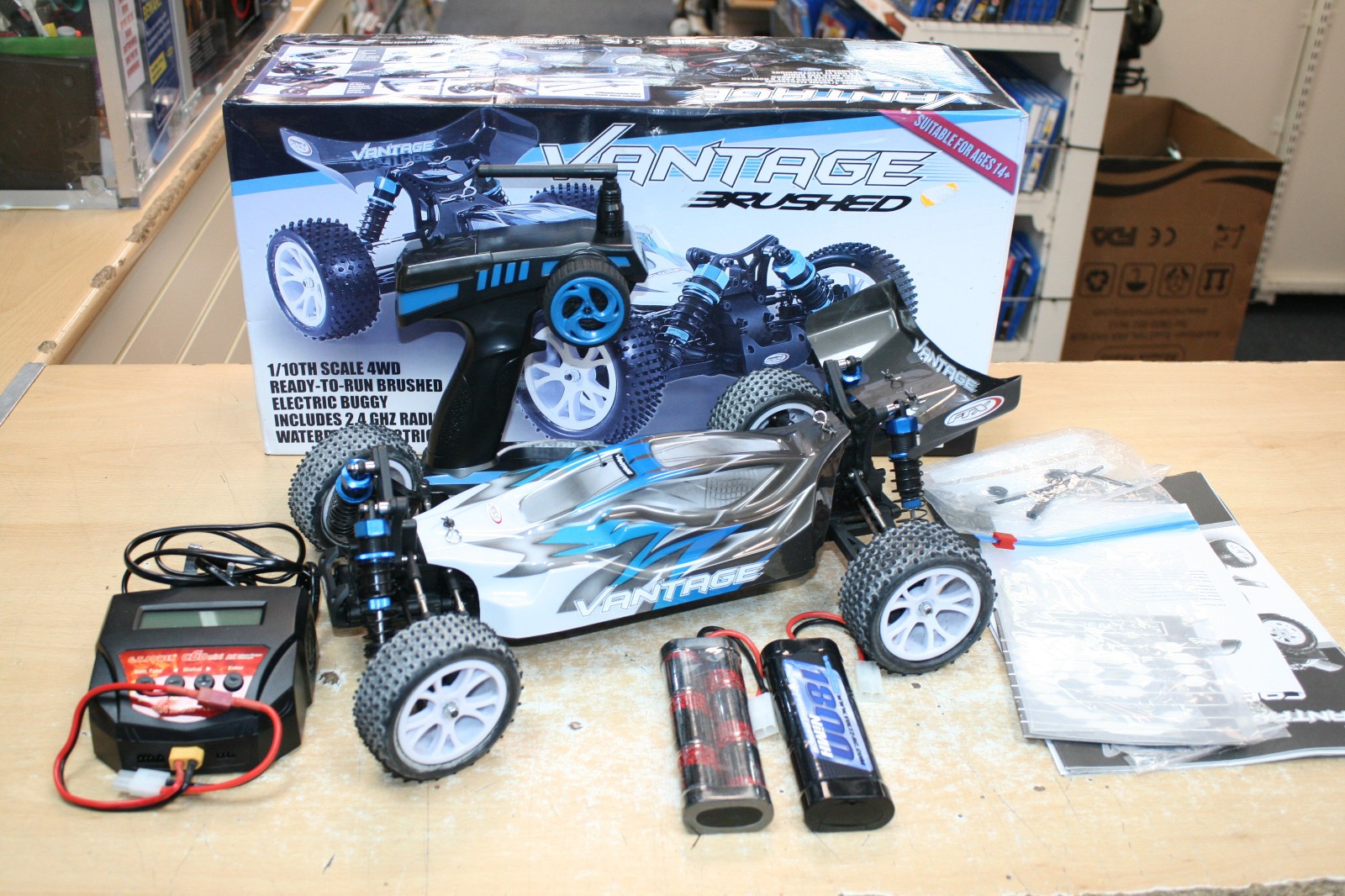 FTX Vantage 1/10 Scale 4WD Brushed Electric RC Buggy Tested 2 Batteries