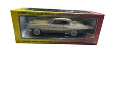 1957 Studebaker Golden Hawk 1:18 Scale Diecast Car 2000 Motor City Classic 80001
