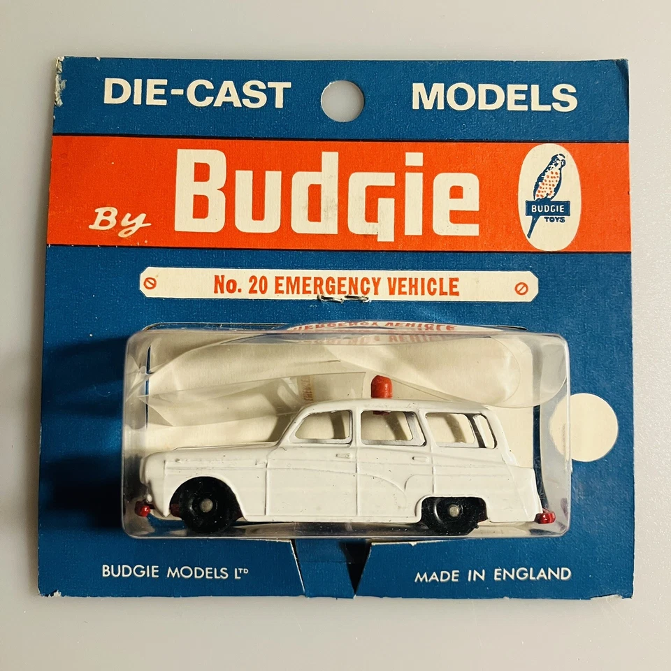 Vintage Budgie 57 R.E.A. Parcel Delivery Van & 20 Austin A95 Ambulance MOC - Image 3 of 4