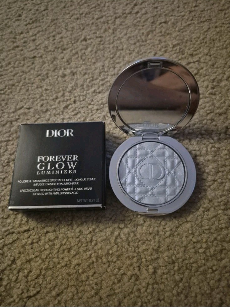 DIOR Forever Glow Luminizer Blue Strobe Highlighter