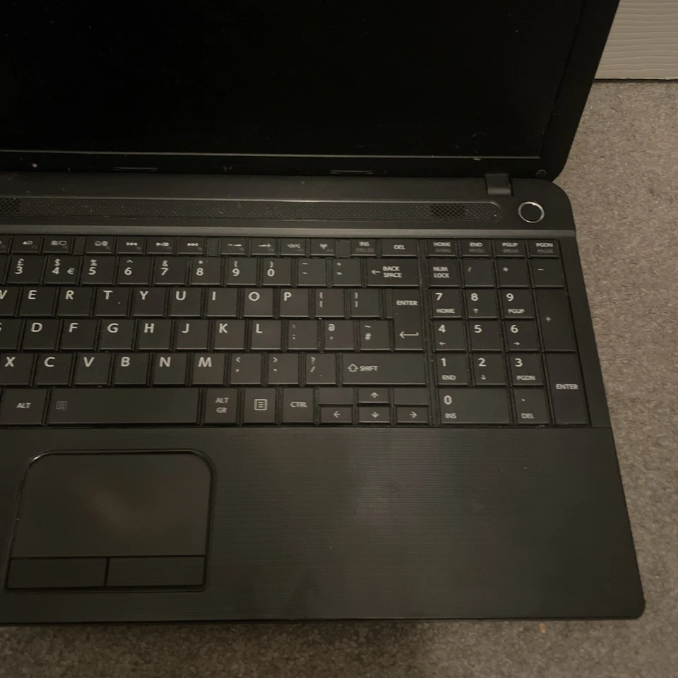 15.6INCH Toshiba Satellite PRO C50-A-1E6 Intel Core I3 8TH 128Gb - Image 3 of 4