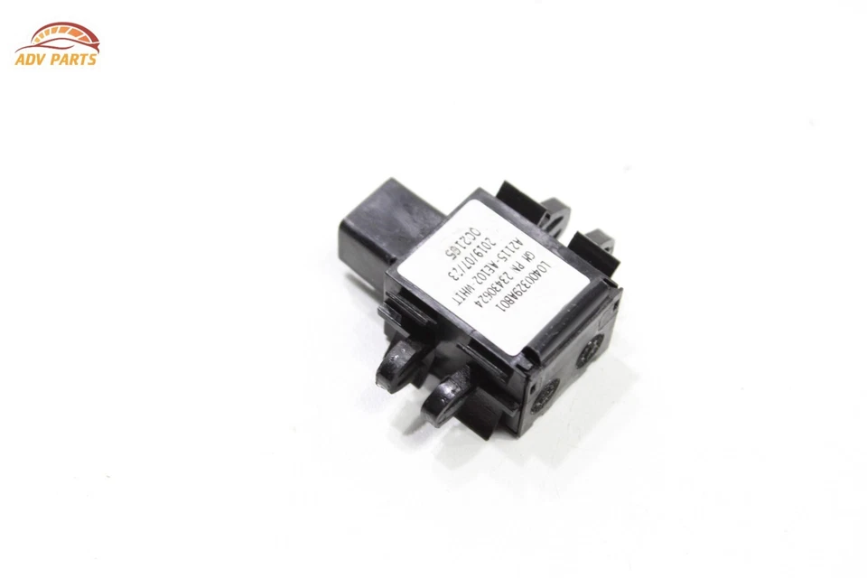 2015 - 2020 CHEVROLET TAHOE FRONT FLOOR FLOOD LIGHT LAMP OEM - Image 3 of 4