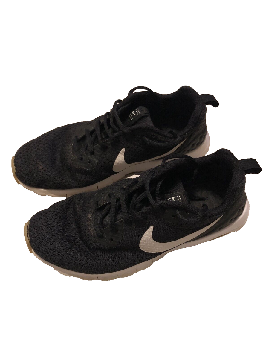 nike air max motion trainers mens
