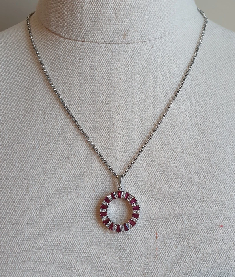 Hermosas piedras preciosas de rubí y diamantes como nuevas Val $7150 Foto 2 de 4