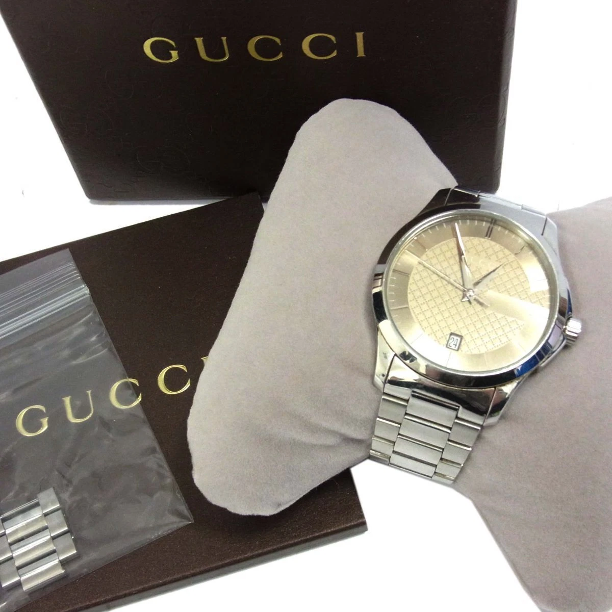Montre Homme Gucci G Timeless 126.4 SWISS MADE avec Boîtier Taille 43mm de JPN