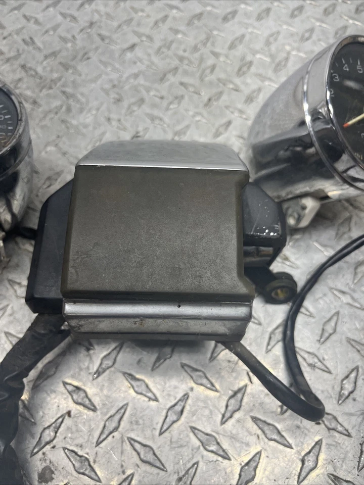 Medidores de sombra 1983 Honda VT750C VT750 (12.684 milhas) - Imagem 3 de 4